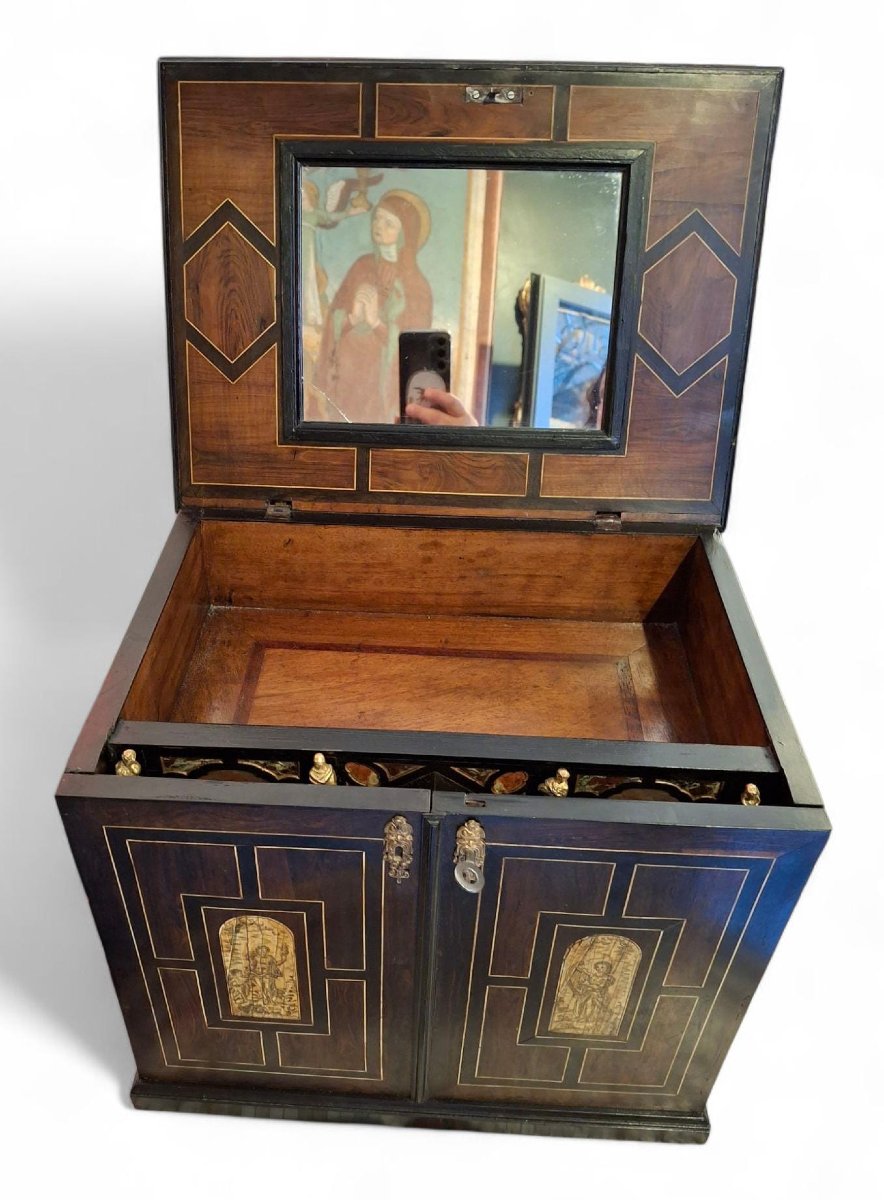 Cabinet à couvercle pyramidal tronqué-photo-2