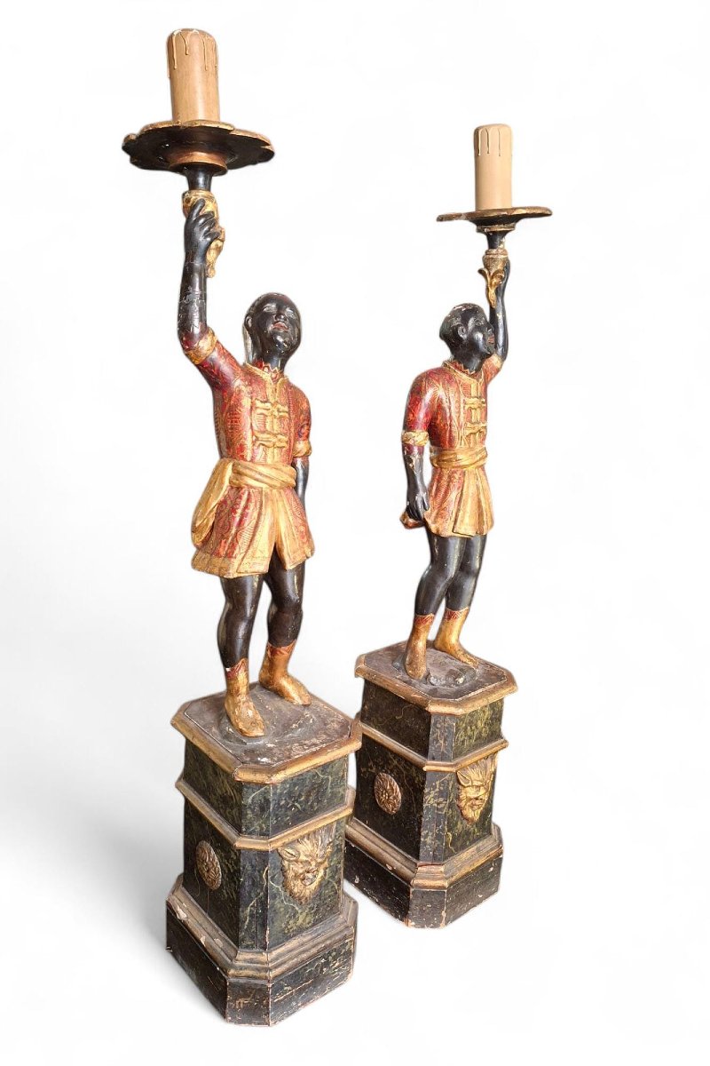 Paire de maures en bois sculpté, laqué et doré-photo-6