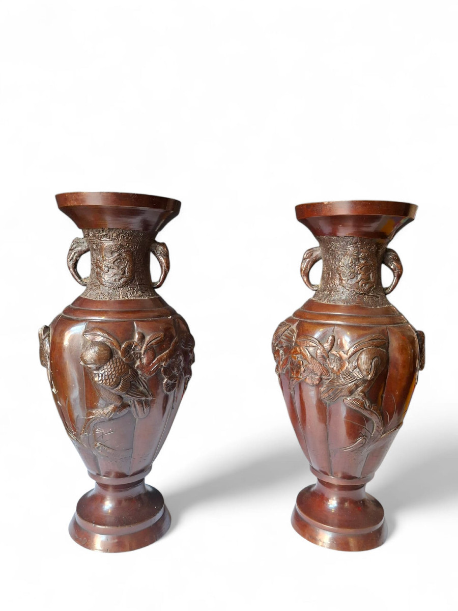 Paire de vases japonais en bronze