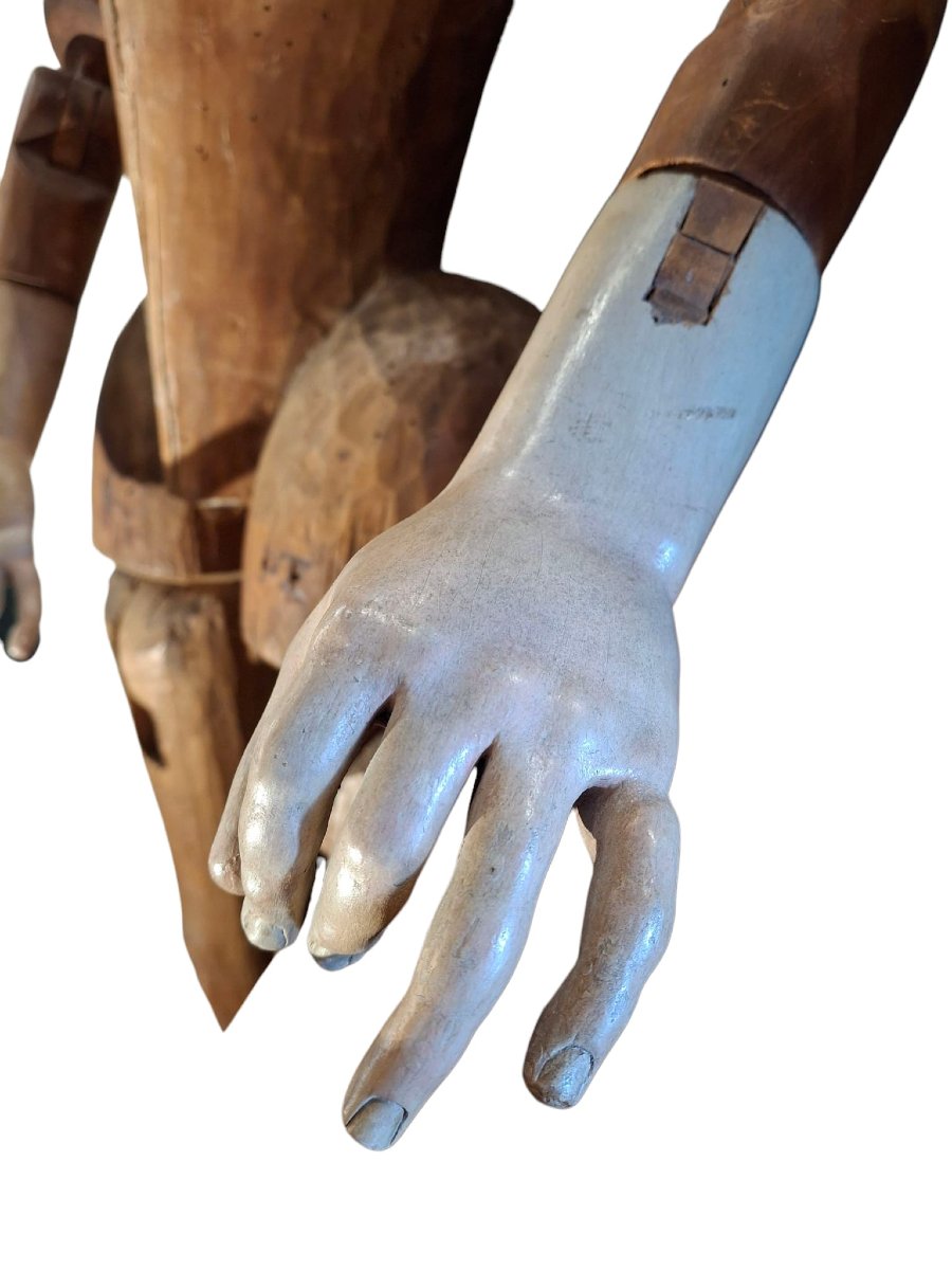 Mannequin articulé représentant une figure féminine-photo-2
