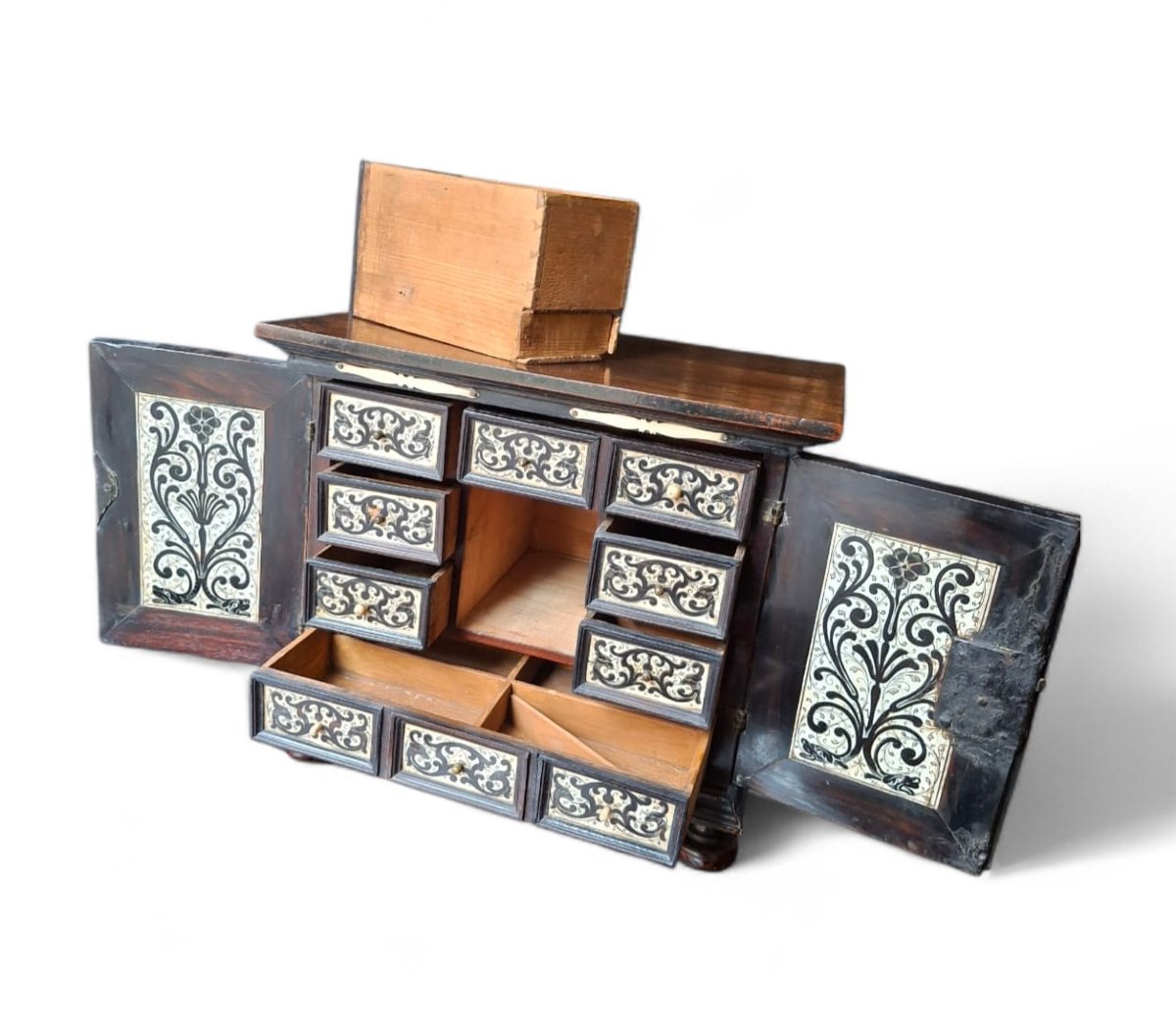 Cabinet du XVIIe siècle, en bois ébénisé-photo-3