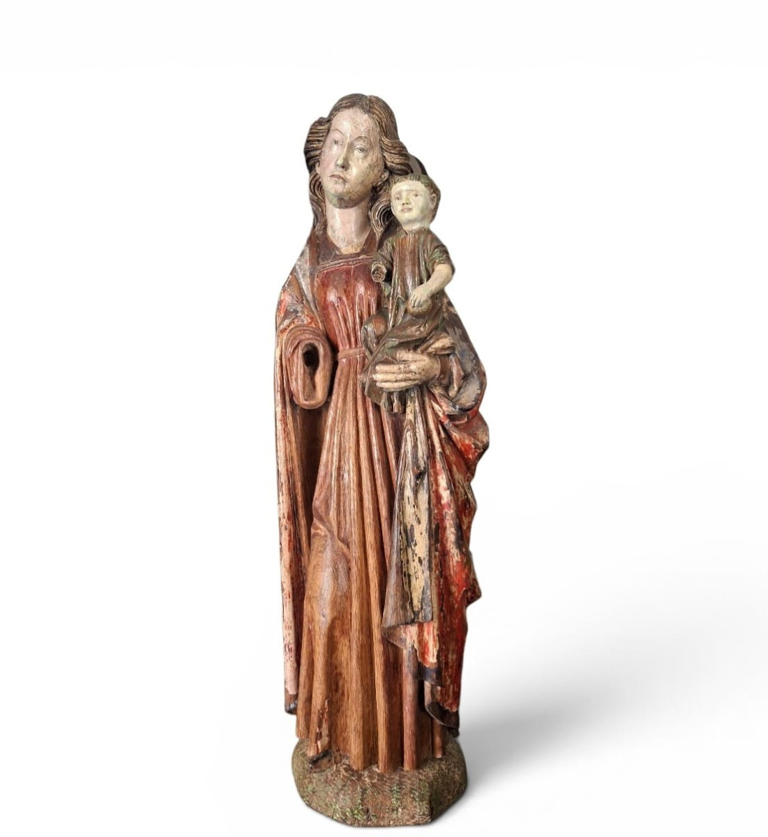 Sculpture représentant la Vierge à l'Enfant