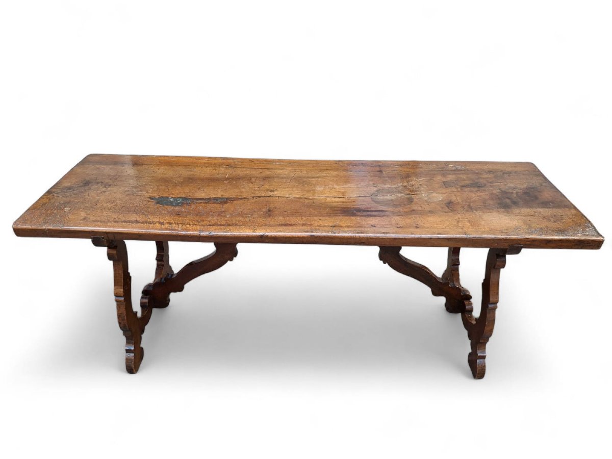 Table de réfectoire en noyer du XVIIe siècle