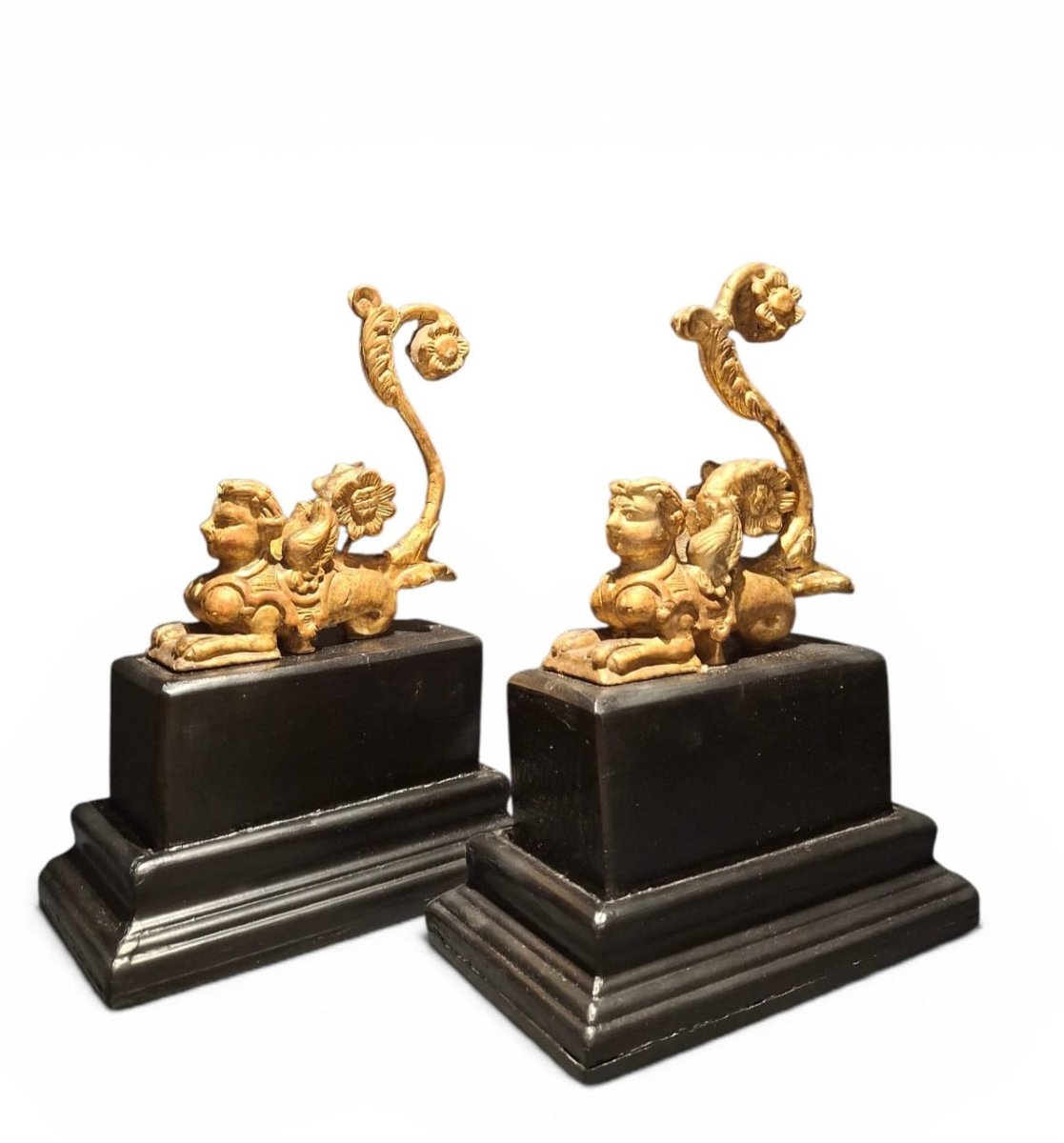 Paire de sphinx en bois doré, sculptures du XVIe siècle-photo-2