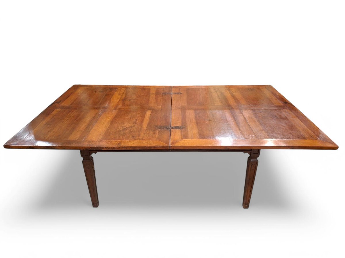 Grande table pliante en noyer sculpté-photo-2