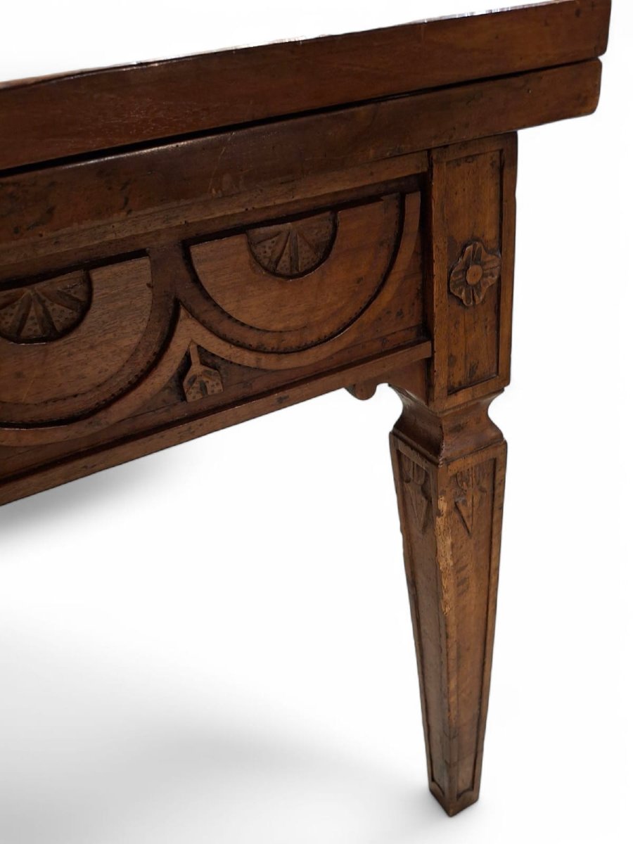 Grande table pliante en noyer sculpté-photo-4