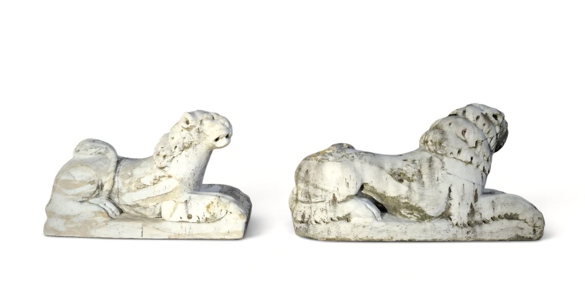 Paire de lions accroupis, sculptures en marbre-photo-2