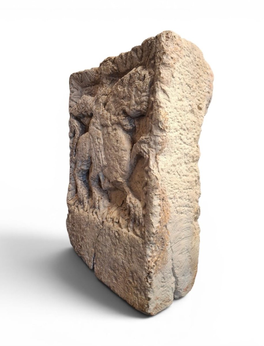 Bas-relief médiéval-photo-3
