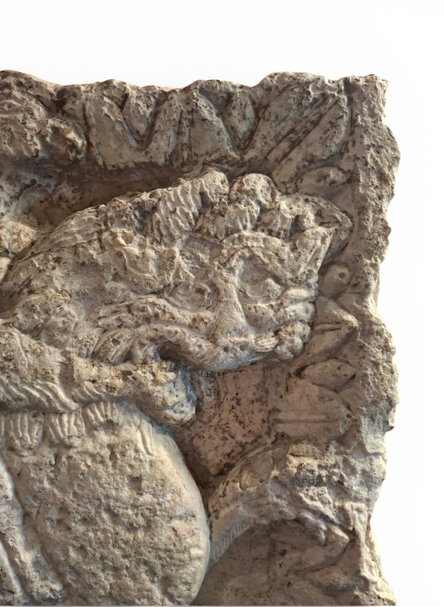Bas-relief médiéval-photo-4