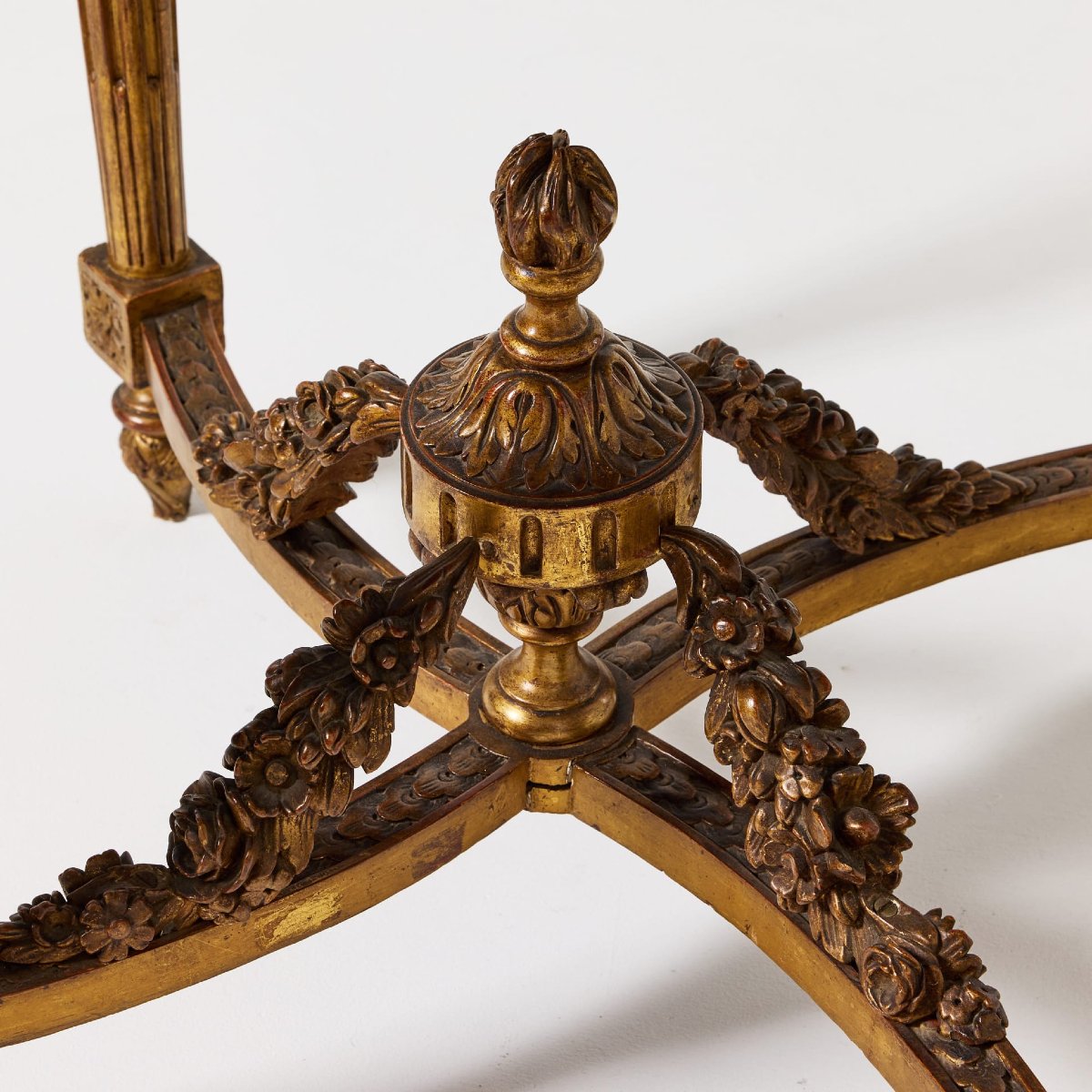Round, Carved Side Table Made Of Gilded Wood-photo-4