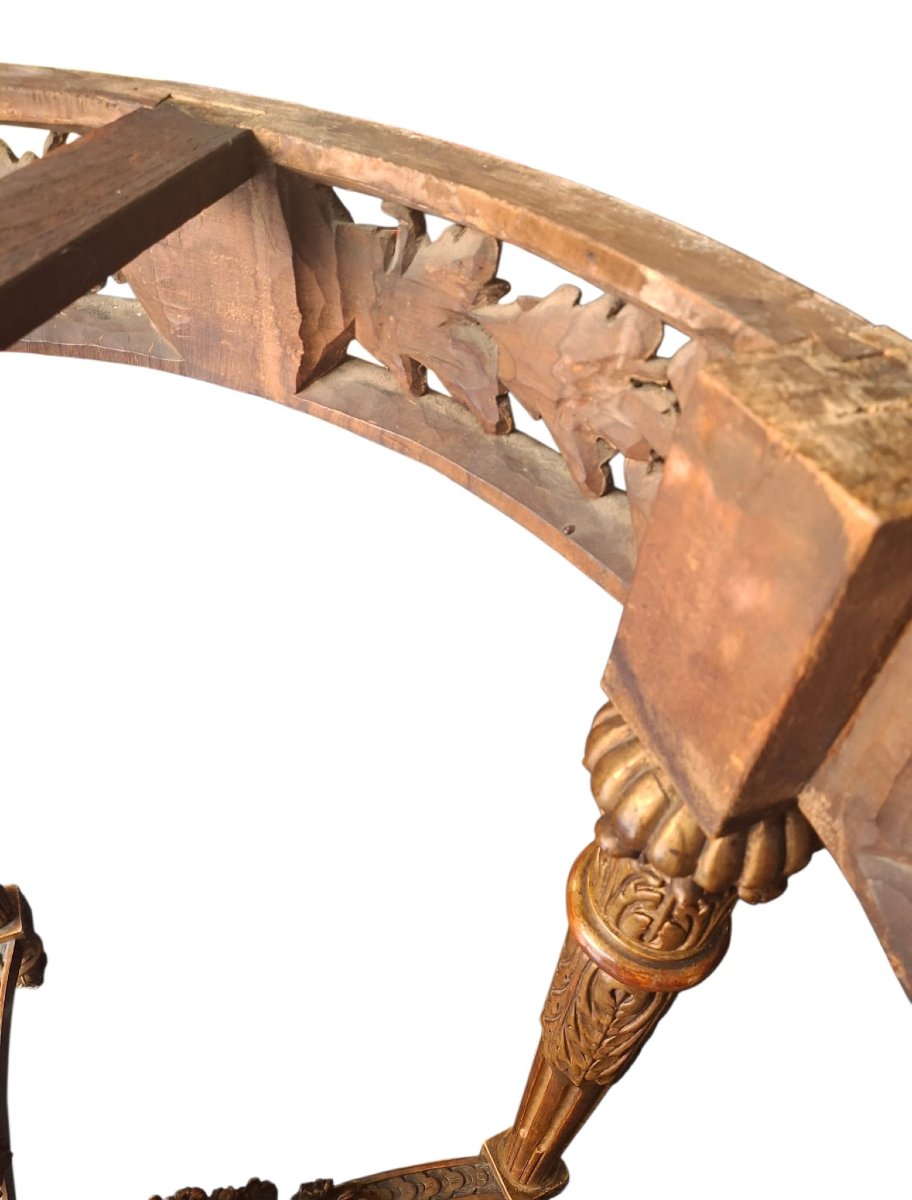 Round, Carved Side Table Made Of Gilded Wood-photo-4