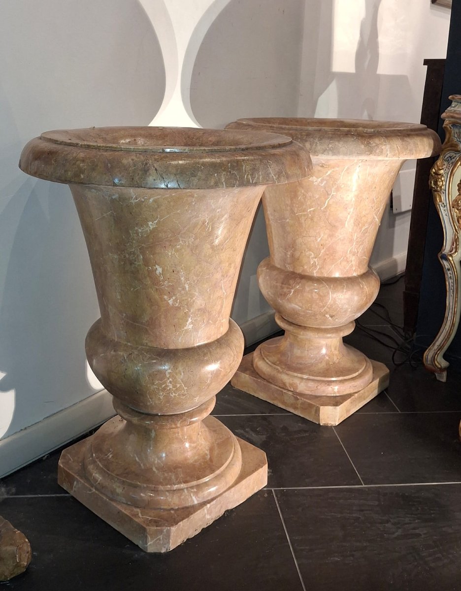 Paire de vases calices en marbre brèche rose-photo-2
