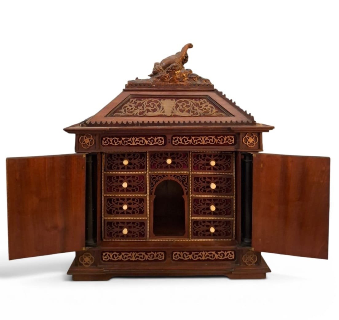 Cabinet à monnaie en bois ajouré-photo-2