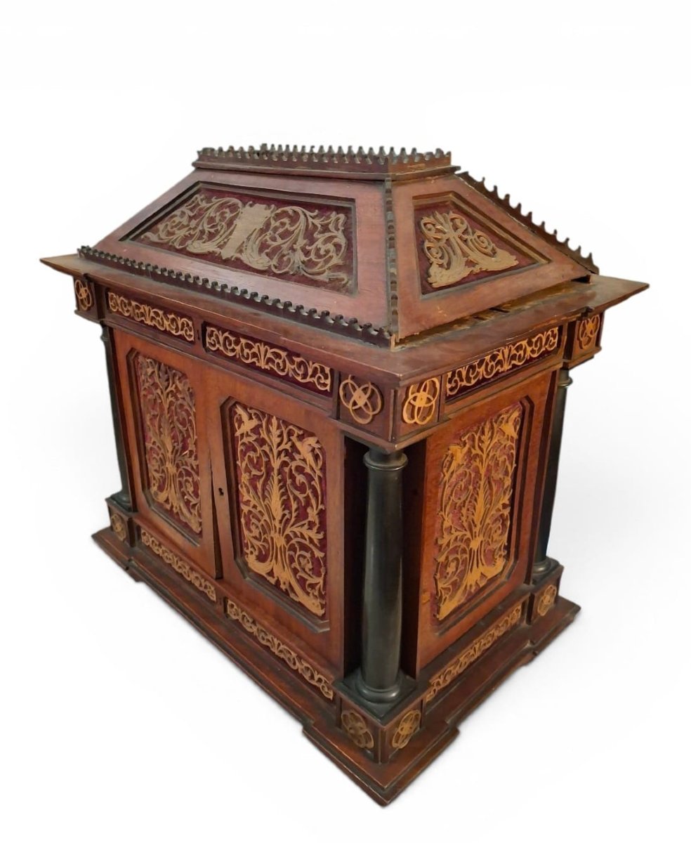 Cabinet à monnaie en bois ajouré-photo-4