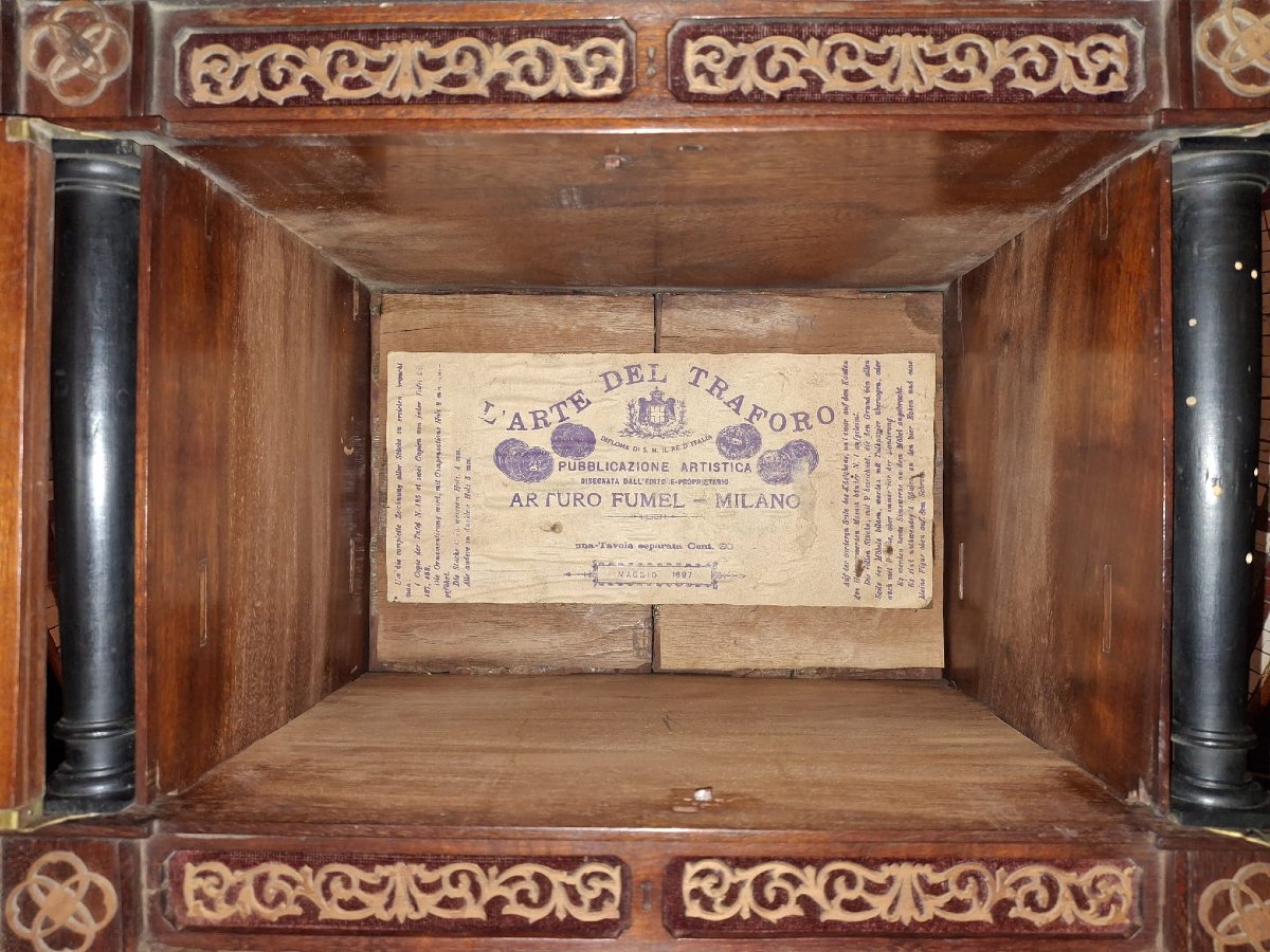 Cabinet à monnaie en bois ajouré-photo-7