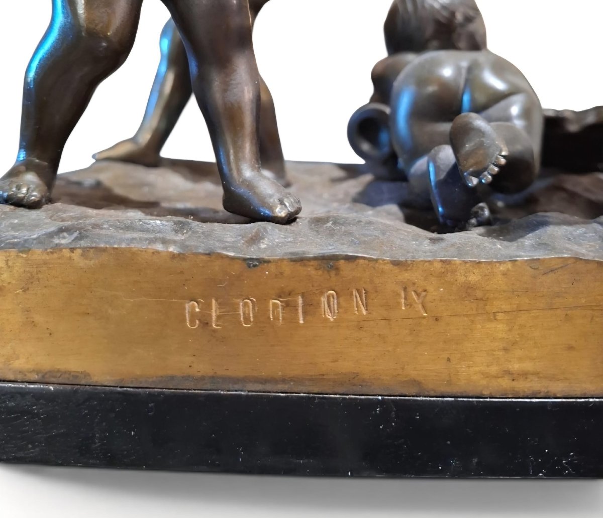 Groupe en bronze représentant des chérubins-photo-2