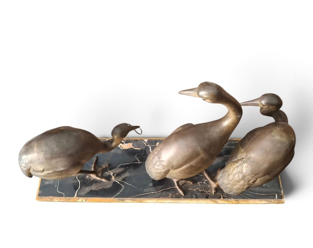 Groupe sculptural représentant trois ibis-photo-2