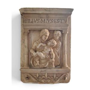 Haut-relief représentant la Sainte Famille