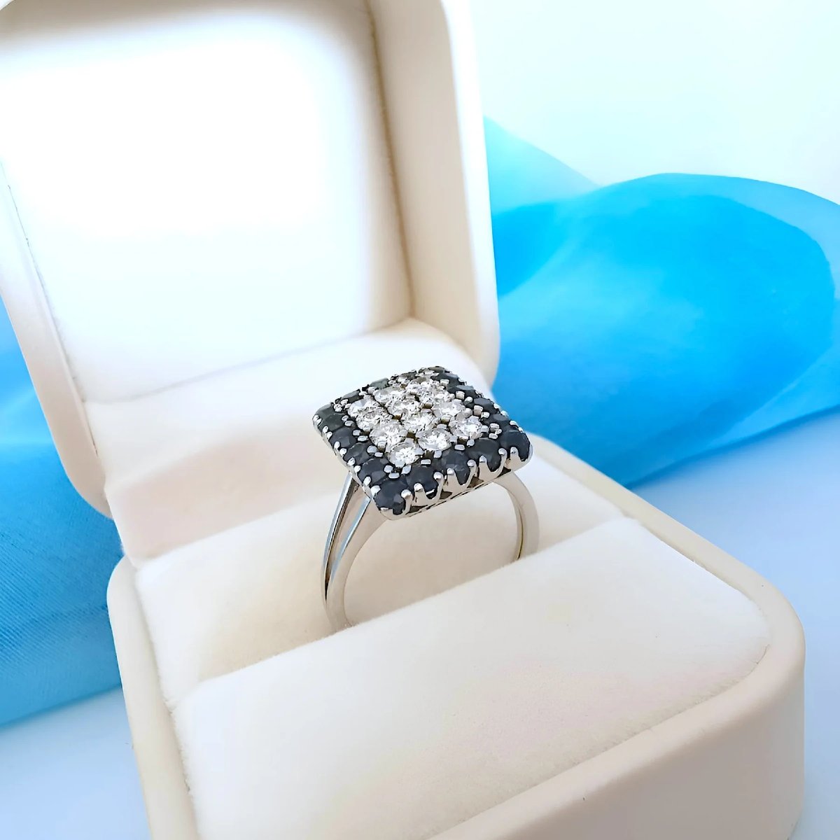 Bague Vintage 1970-1980 Saphirs Diamants Or Gris 18K-photo-3