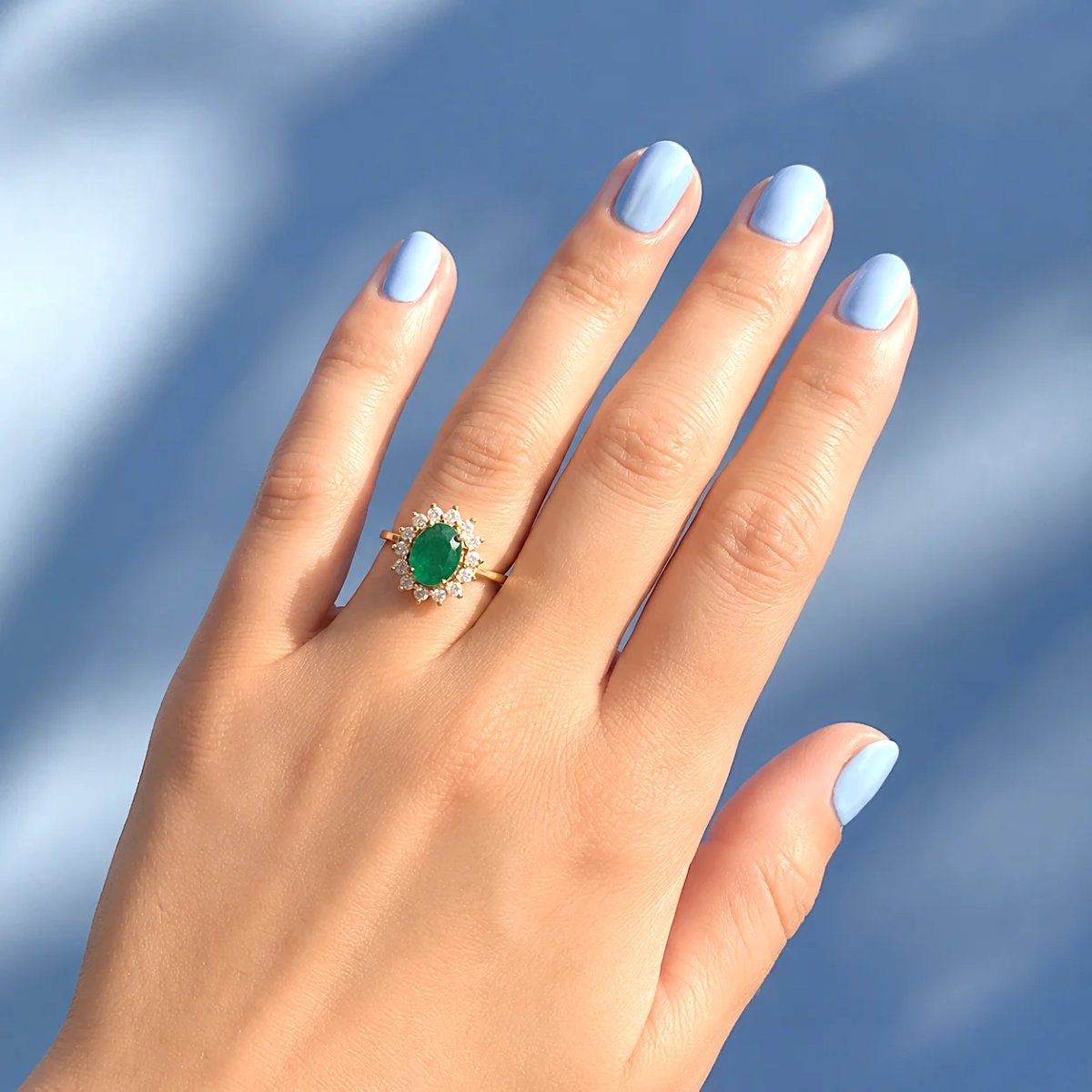 18k Yellow Gold Emerald And Diamond Daisy Ring -photo-3