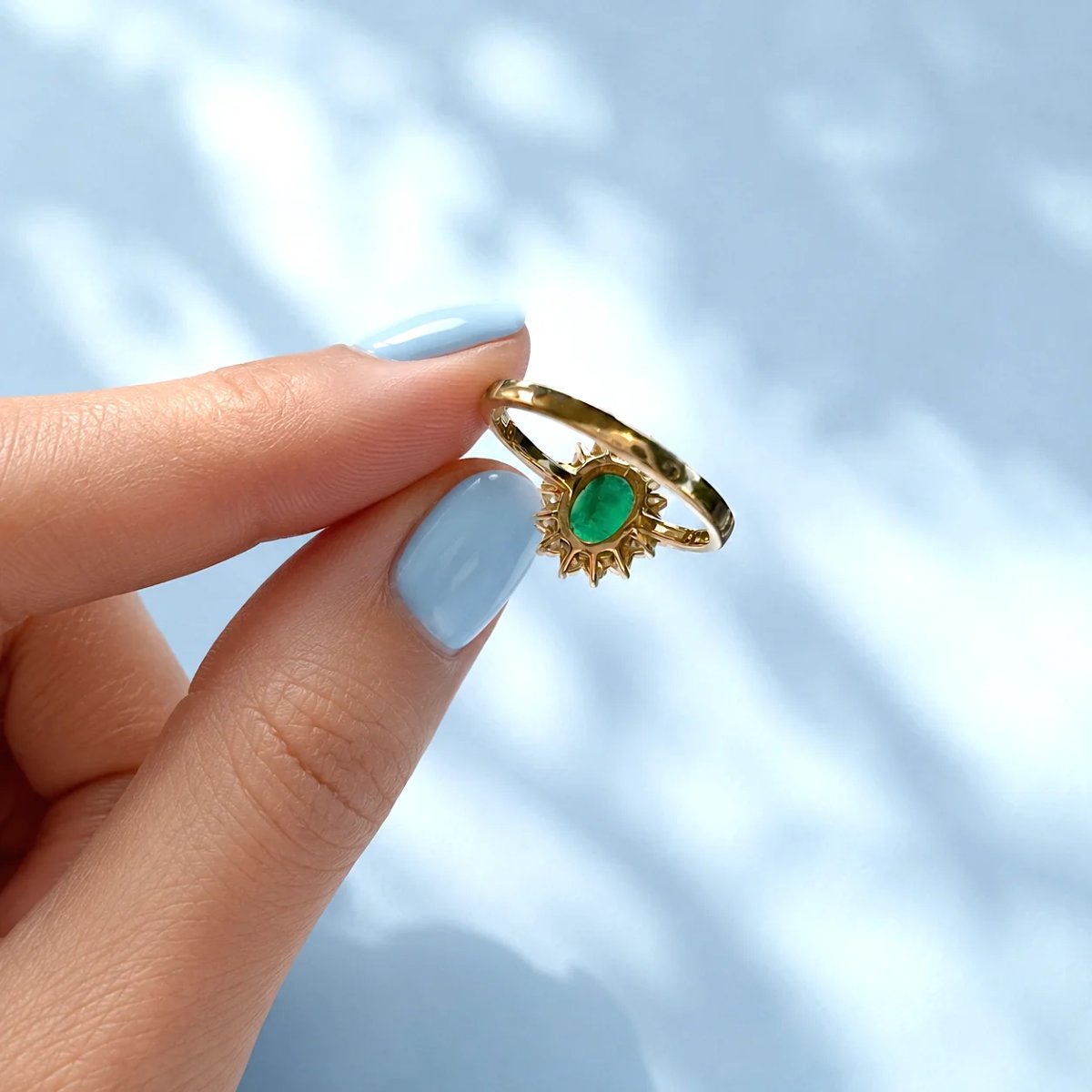 18k Yellow Gold Emerald And Diamond Daisy Ring -photo-7