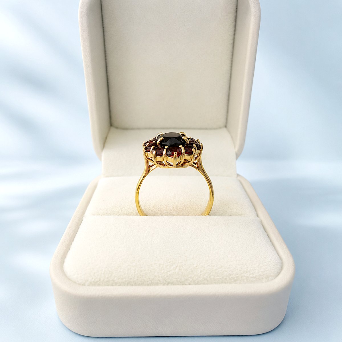 18k Yellow Gold Daisy Garnet Ring-photo-6