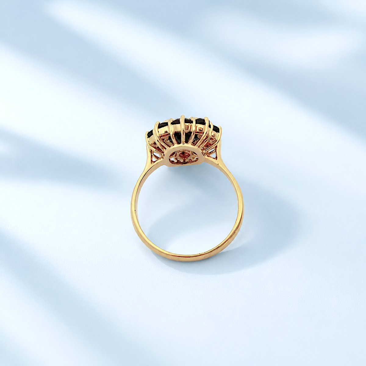 18k Yellow Gold Daisy Garnet Ring-photo-7