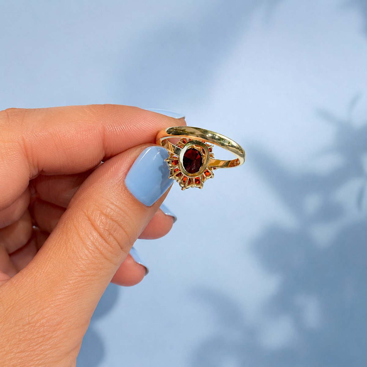 18k Yellow Gold Daisy Garnet Ring-photo-8