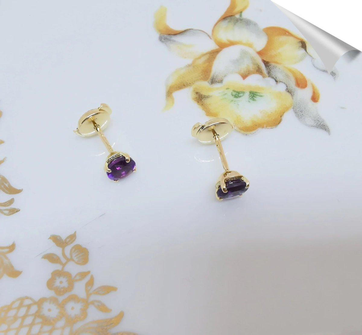 18k Yellow Gold Amethyst Stud Earrings-photo-4