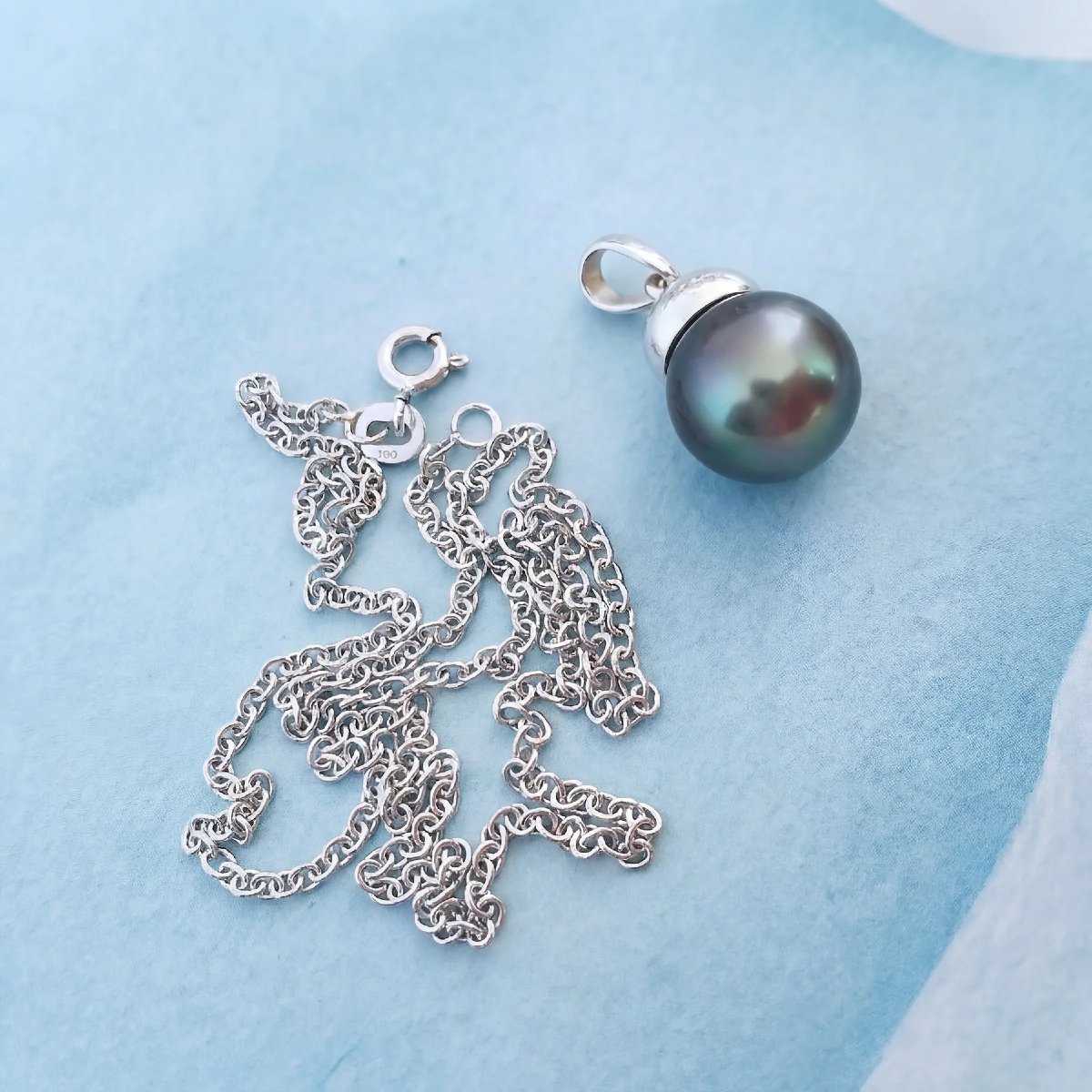 Necklace With A Gray Tahitian Pearl Pendant, 18k White Gold-photo-1
