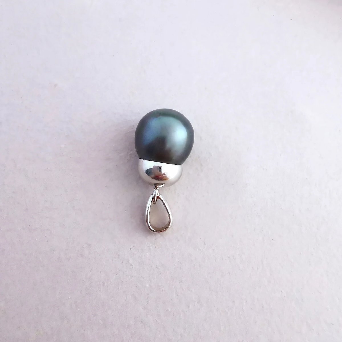 Necklace With A Gray Tahitian Pearl Pendant, 18k White Gold-photo-3