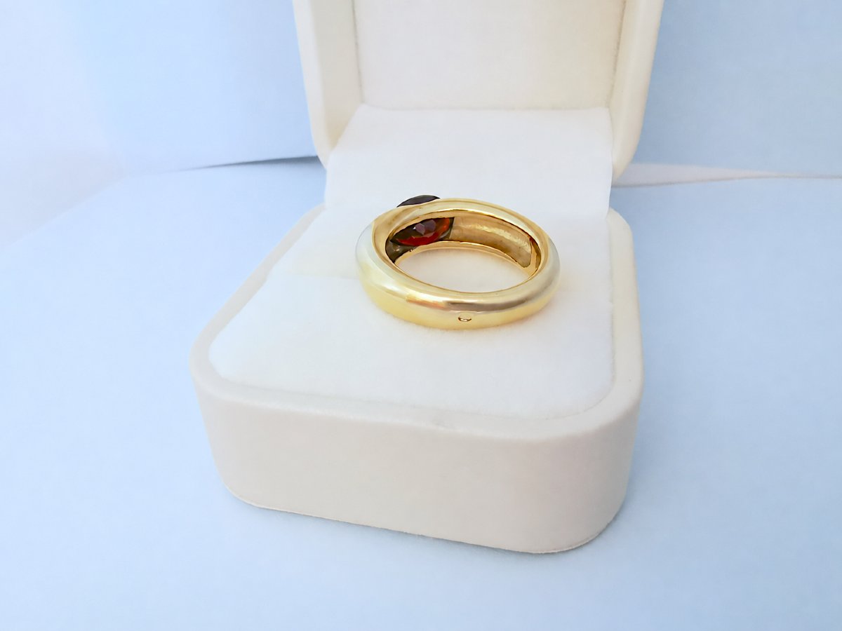 Stunning 18k Yellow Gold Curved Bangle Ring With Garnet-photo-3