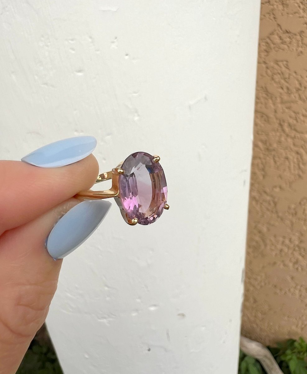 Oval Amethyst Solitaire Ring, 18k Yellow Gold-photo-2