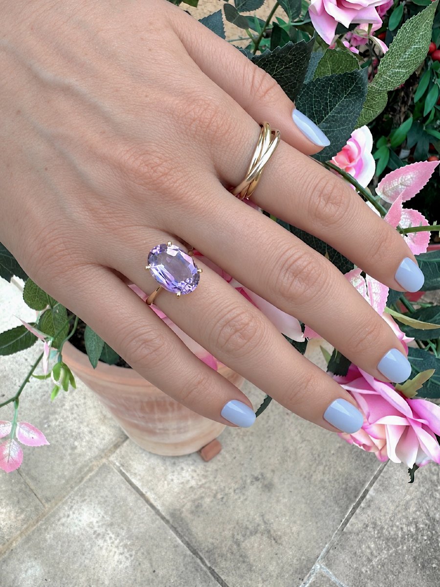 Oval Amethyst Solitaire Ring, 18k Yellow Gold-photo-3