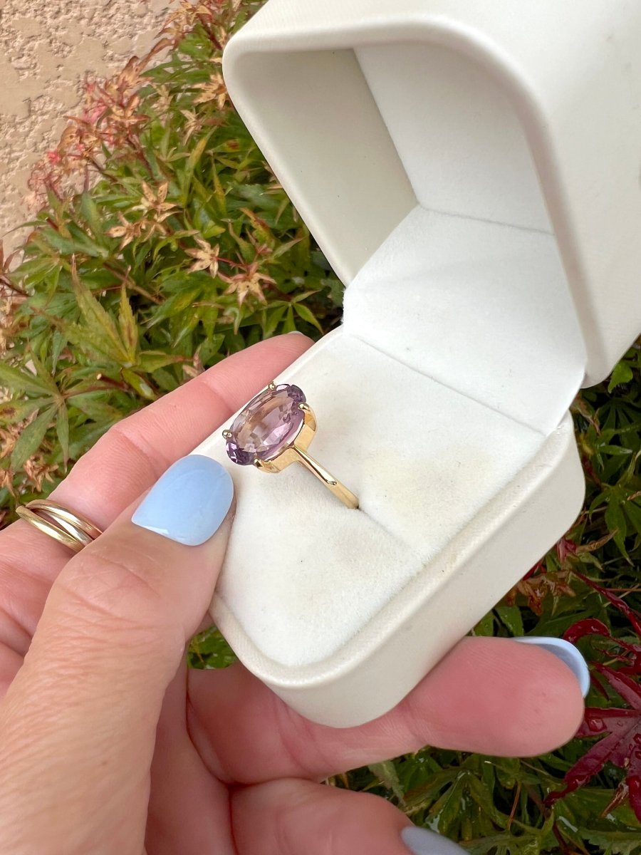 Oval Amethyst Solitaire Ring, 18k Yellow Gold-photo-4