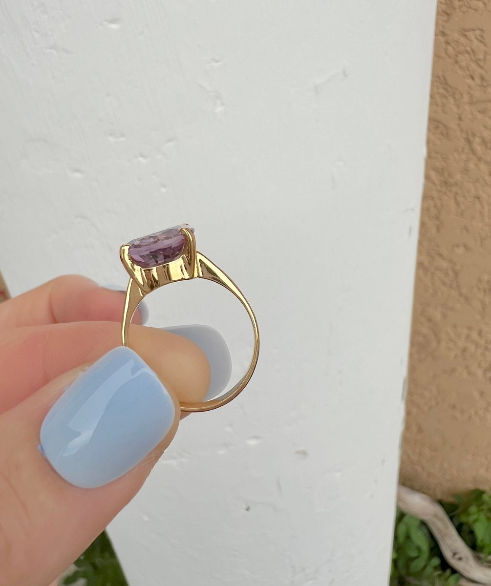 Oval Amethyst Solitaire Ring, 18k Yellow Gold-photo-3