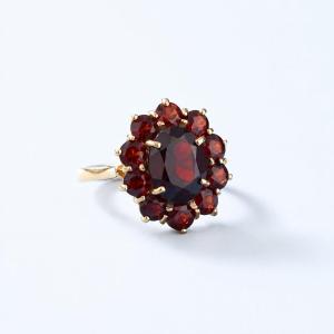 18k Yellow Gold Daisy Garnet Ring