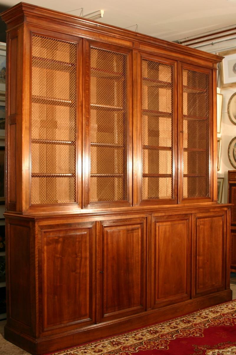 Grande bibliothéque en noyer, fin du XIXeme siècle