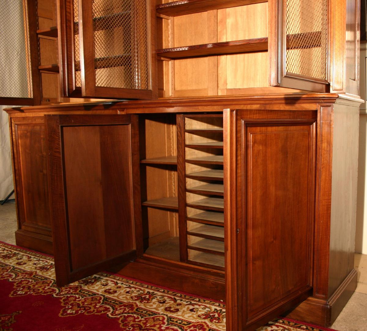 Grande bibliothéque en noyer, fin du XIXeme siècle-photo-1