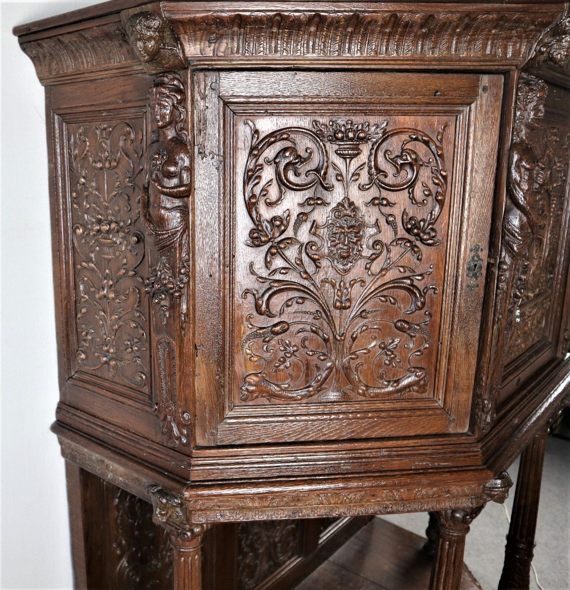 Renaissance Style Carved Oak Dresser-photo-1