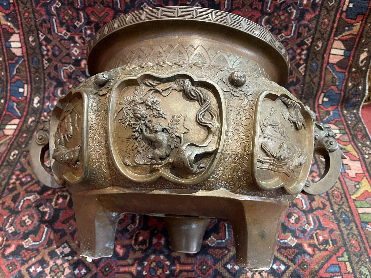 Meiji Period Bronze Tripod Planter With Animal Decorations Circa 1870-photo-3