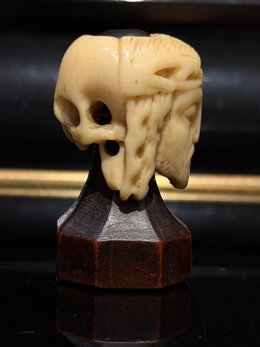 Perle de chapelet Allemagne deux faces en os  MÉMENTO MORI  ( Christ et Crâne ) XVI es  , -photo-2