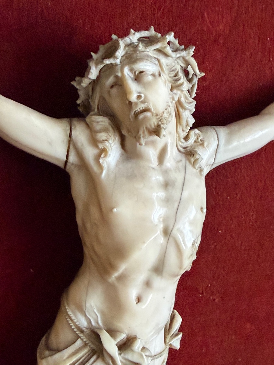 Remarkable Ivory Sculpture Of Christ In The Louis XV–regency Style, In Its Original Frame -photo-2