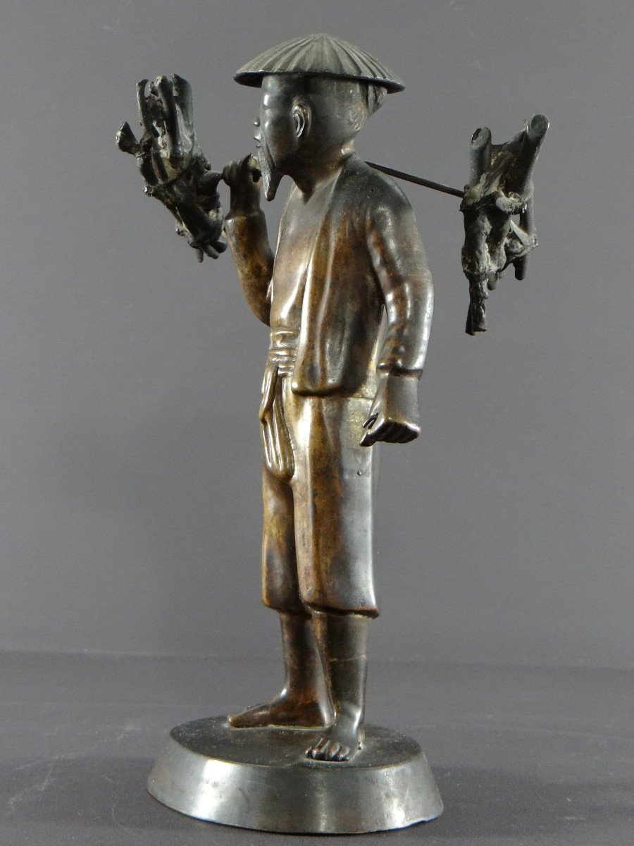 Vietnam, Début Du XXème Siècle, Statuette En Bronze Paysan Porteur De Fagots. -photo-3