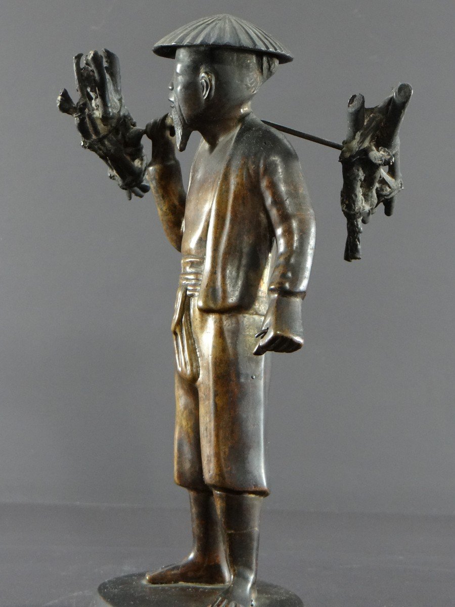 Vietnam, Début Du XXème Siècle, Statuette En Bronze Paysan Porteur De Fagots. -photo-2
