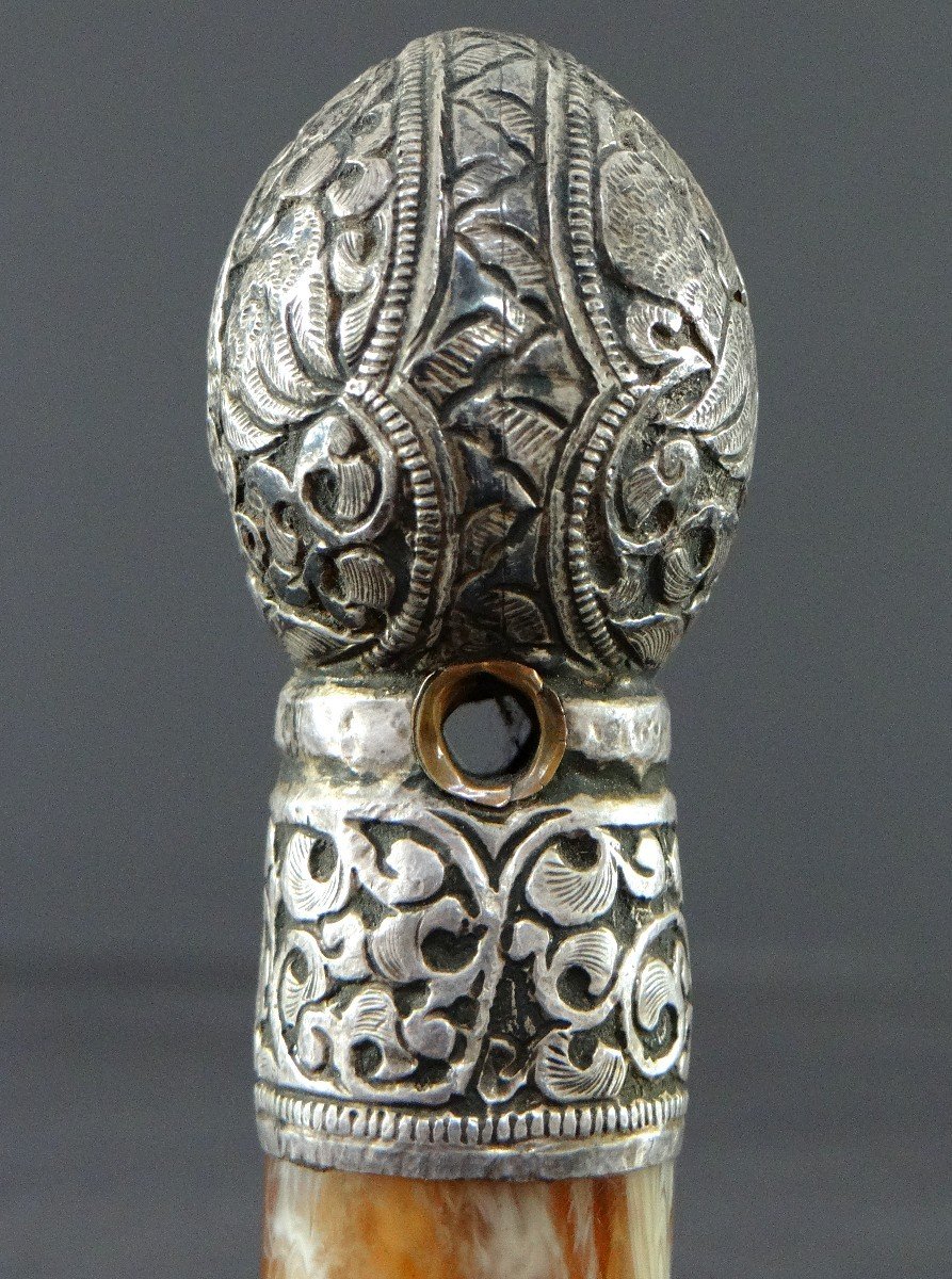 Tibet, Début Du XXème Siècle, Sceau (cachet) En Alliage d'Argent Repoussé Et Corne.-photo-1