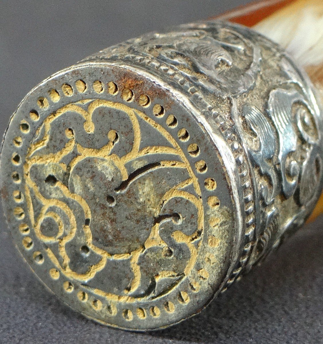 Tibet, Début Du XXème Siècle, Sceau (cachet) En Alliage d'Argent Repoussé Et Corne.-photo-5