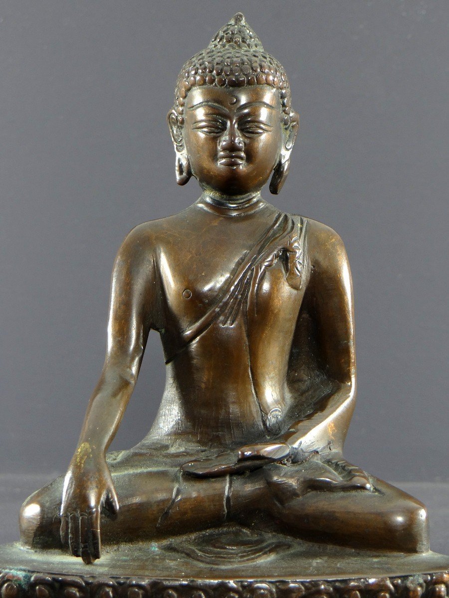 Chine, Art Sino-tibétain, Début Du XXème Siècle, Statue De Bouddha En Bronze. -photo-1