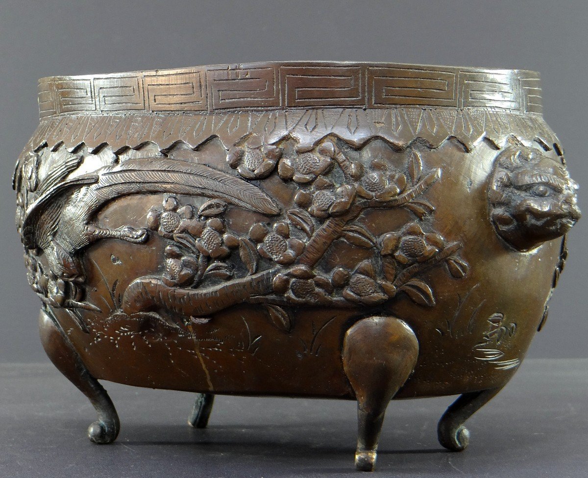 Vietnam Or South China, XIXth Century, Important Bronze Perfume Burner Decor Of Phoenix.-photo-1