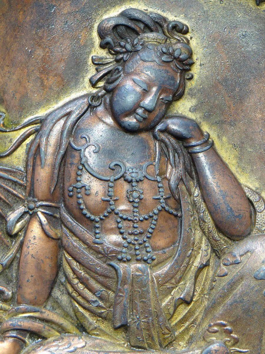 Japon, Fin Du XIXème Siècle, Coupelle En étain Doré à Représentation De Kwan Yin. -photo-2